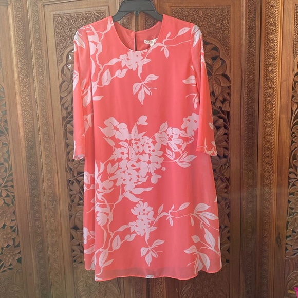 New York & Company Dresses & Skirts - NWT New York & Company Eva Mendes  peach/white floral chiffon dress